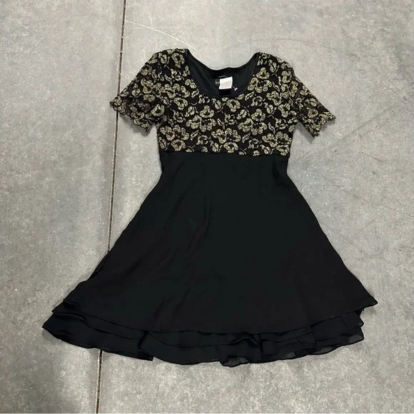 90s skater dress Jarlo's Rene A-Line Midi Dress with Sweetheart Neckline in Black – Jarlo  London